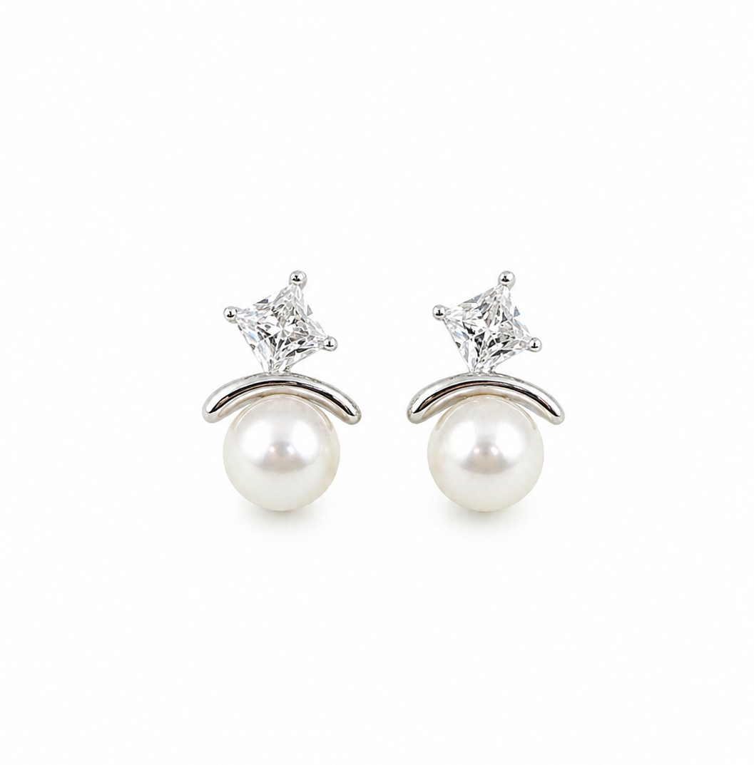 Fresh Water pearl 8-8.5mm Zirconia zinc alloy earring 10x15mm