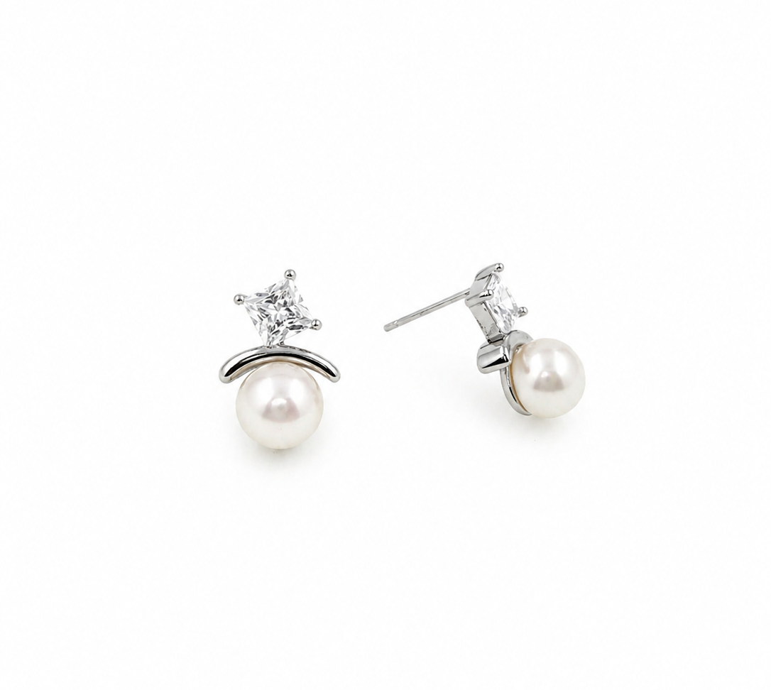 Fresh Water pearl 8-8.5mm Zirconia zinc alloy earring 10x15mm