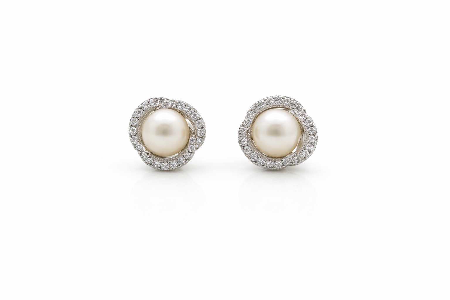 Fresh water pearl 8-8.5mm zirconia zinc alloy flower earring 14x14.5mm