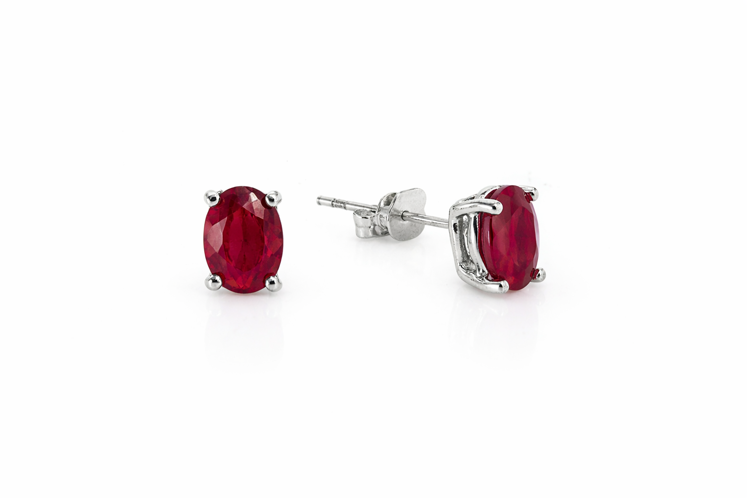 Ruby oval 925 silver earring 0.8x0.6mm