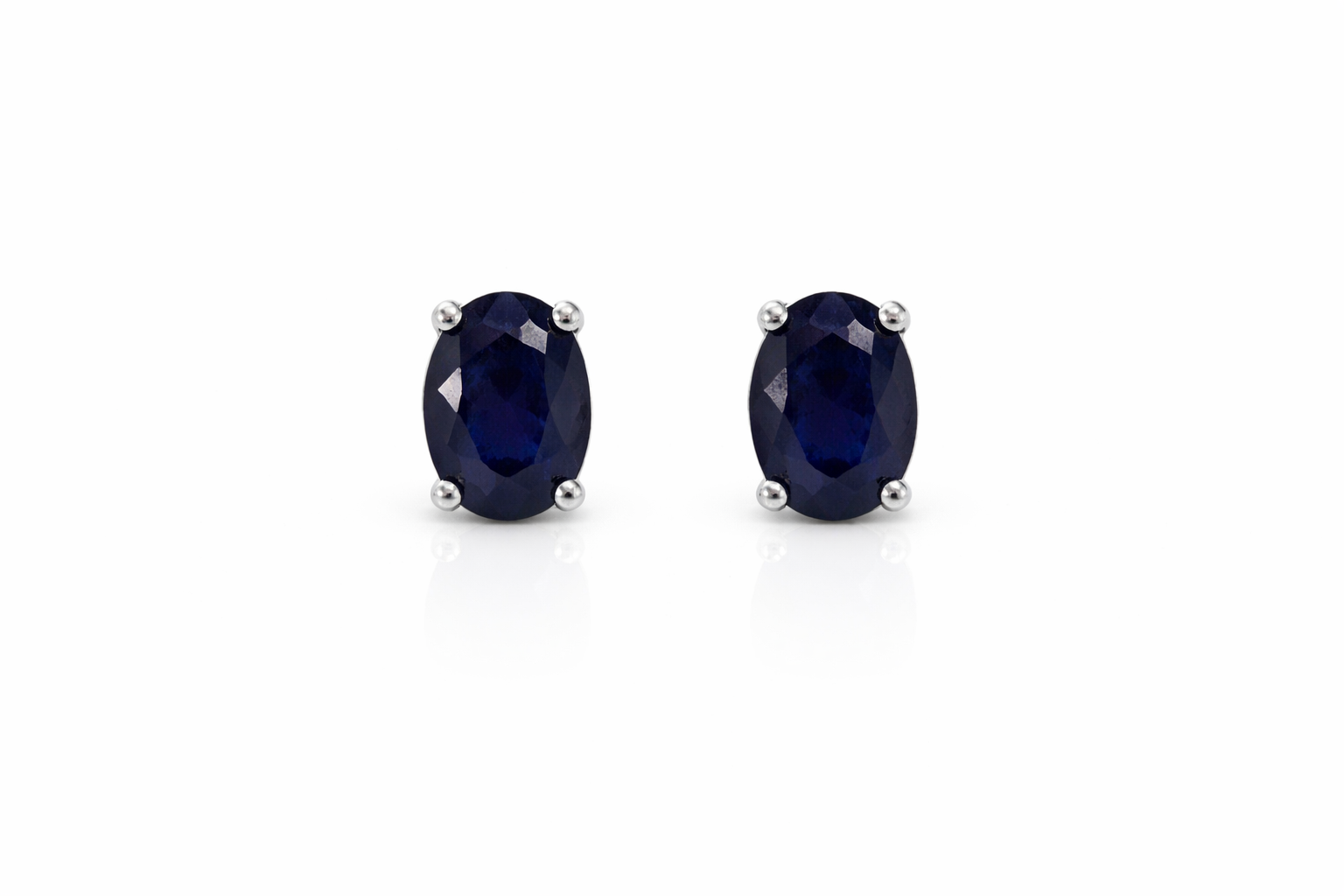 Sapphire oval 925 silver earring 0.8x0.6mm